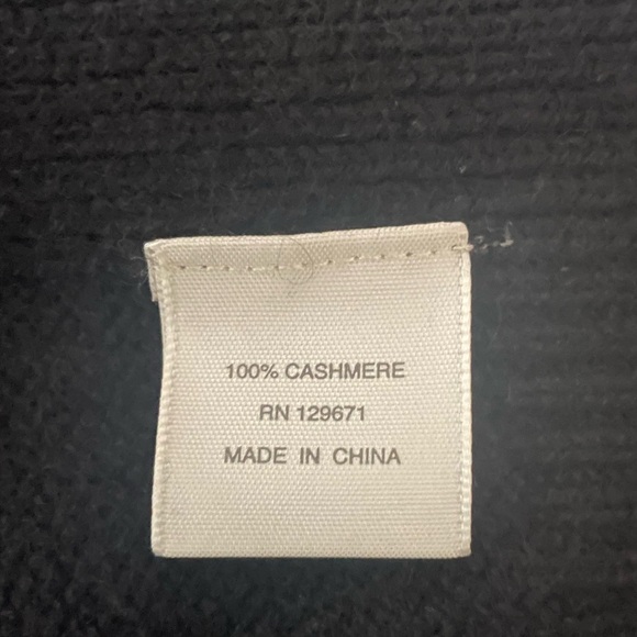 Turtleneck Cashmere Poncho from NakedCashmere - Picture 5 of 7